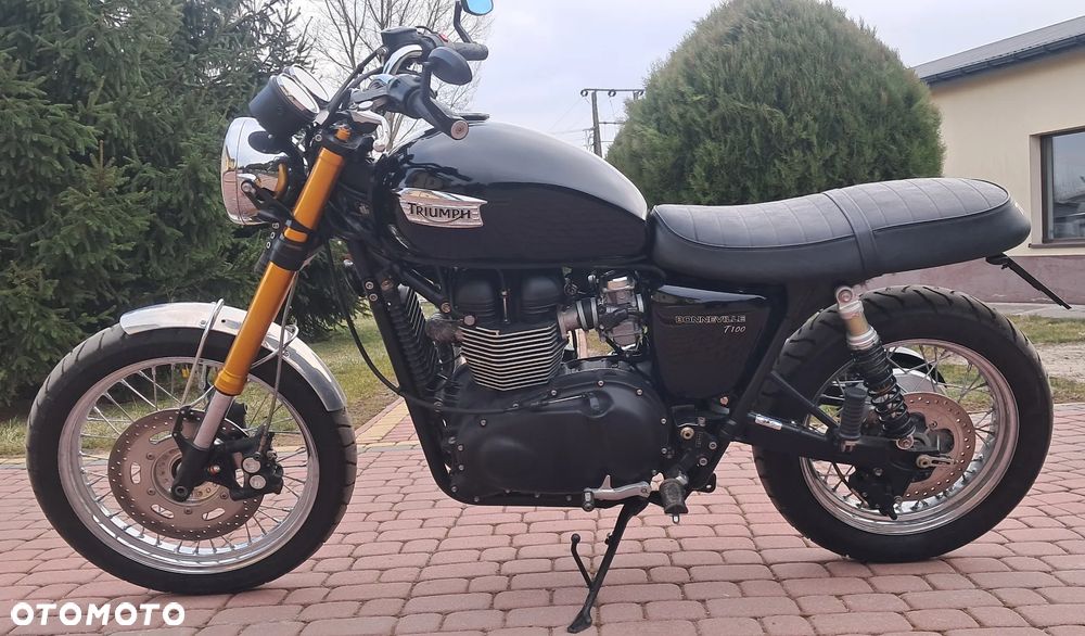 Triumph Bonneville - 3