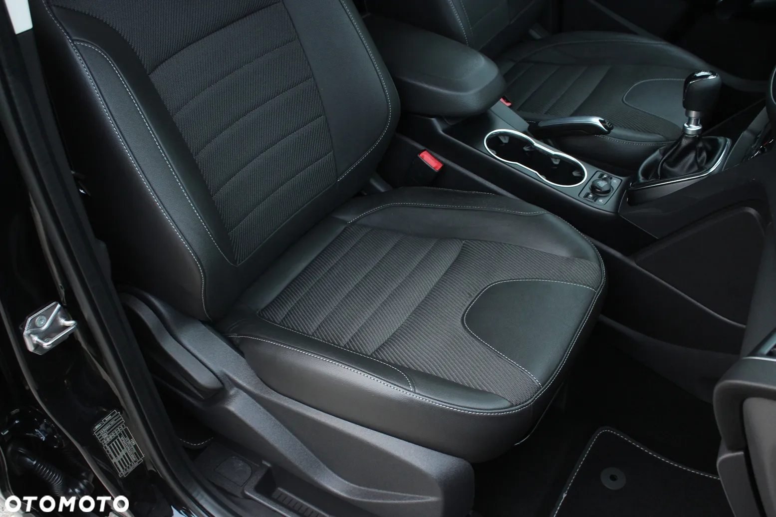 Ford Kuga 2.0 TDCi 4WD Titanium - 29
