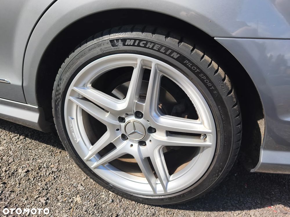 Mercedes-Benz Klasa C 350 7G-TRONIC Special Edition - 37