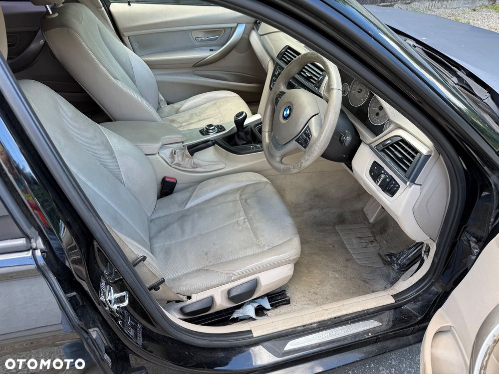 BMW Seria 3 320i - 14