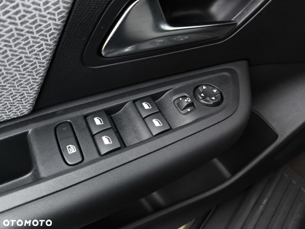 Citroën C4 1.2 PureTech Shine S&S - 11