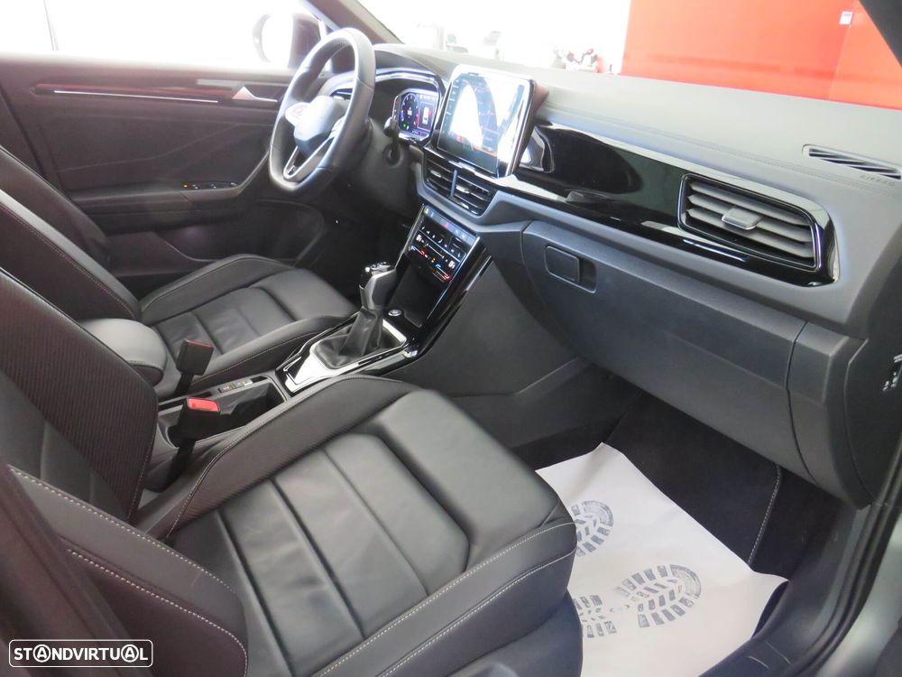 VW T-Roc 1.5 TSI R-Line DSG - 25