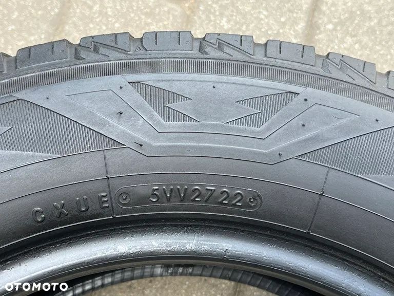 DWIE ZIMOWE OPONY TOYO 215/65 R16 C 109/107T  7 MM BIEŻNIKA 2022 ROK ZIMA R16 - 7