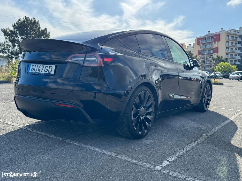 Tesla Model Y Performance Dual Motor AWD - 9
