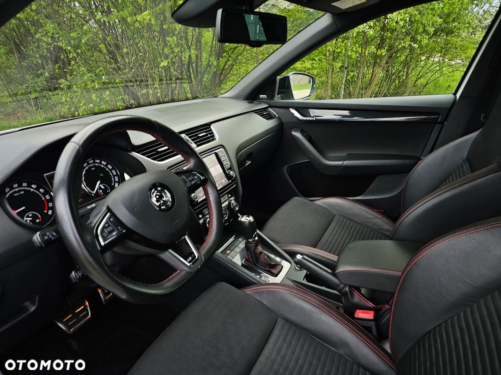 Skoda Octavia 2.0 TDI DSG RS - 14
