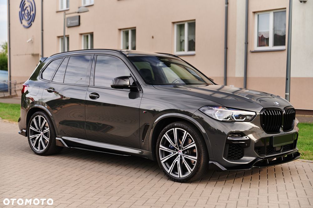 BMW X5 M M50i - 18