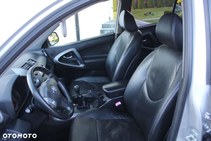 Toyota RAV4 2.2 D-4D 4x4 - 31