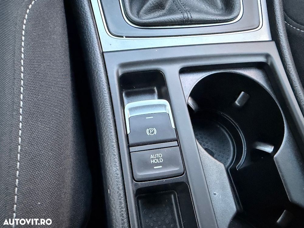 Volkswagen Golf 1.6 TDI DPF Trendline - 13