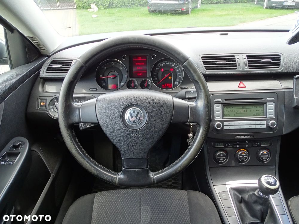 Volkswagen Passat 1.9 TDI Comfortline - 21