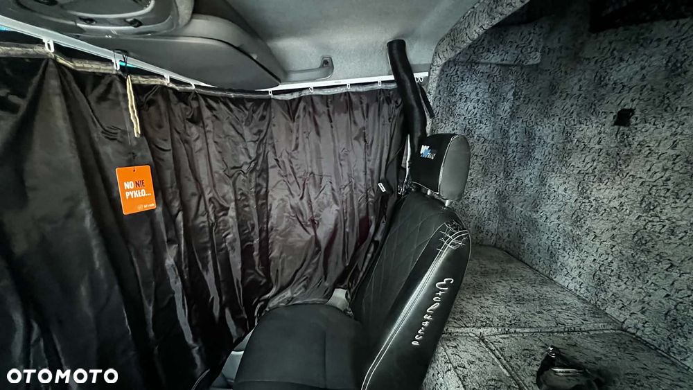 Mercedes-Benz Sprinter - 11