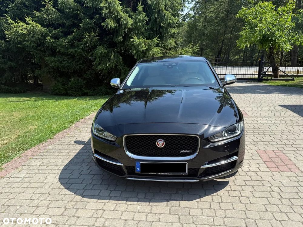 Jaguar XE 2.0 D Prestige - 5