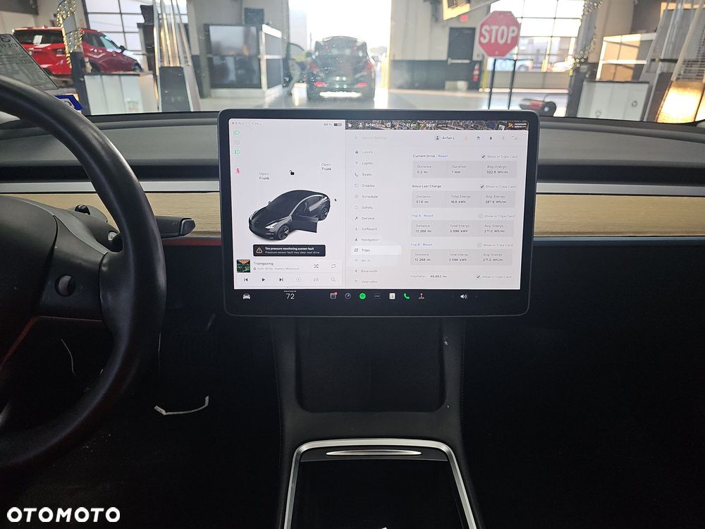 Tesla Model 3 Long Range AWD - 11