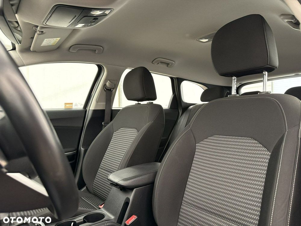 Kia Ceed - 12
