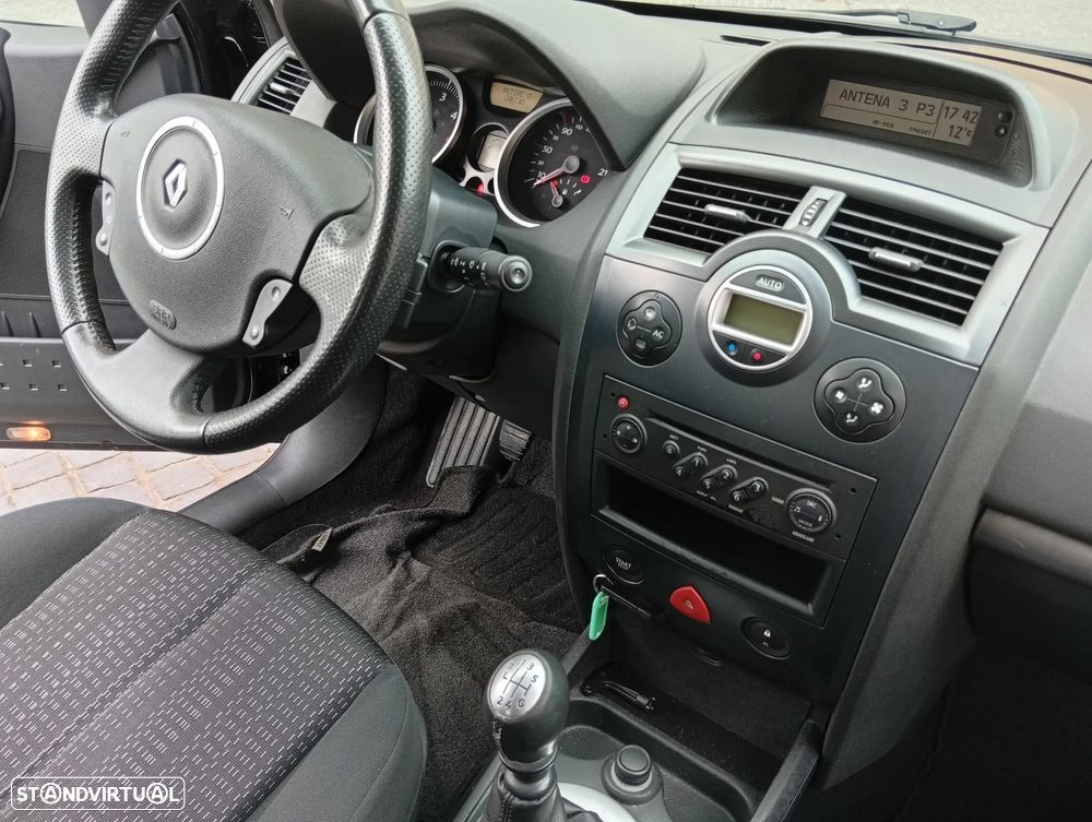 Renault Mégane 1.5 dCi Dynamique S - 7