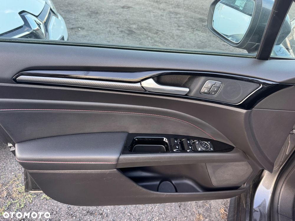 Ford Mondeo - 24