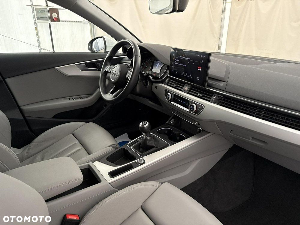 Audi A4 Limousine - 28