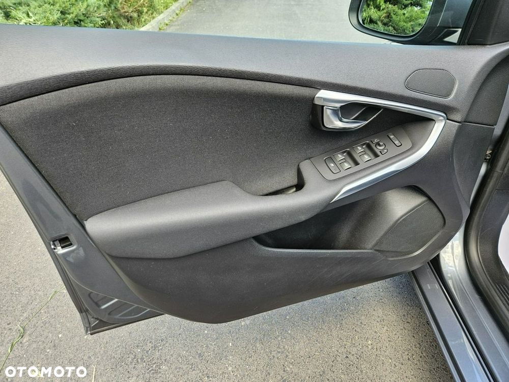 Volvo V40 D2 Momentum - 17