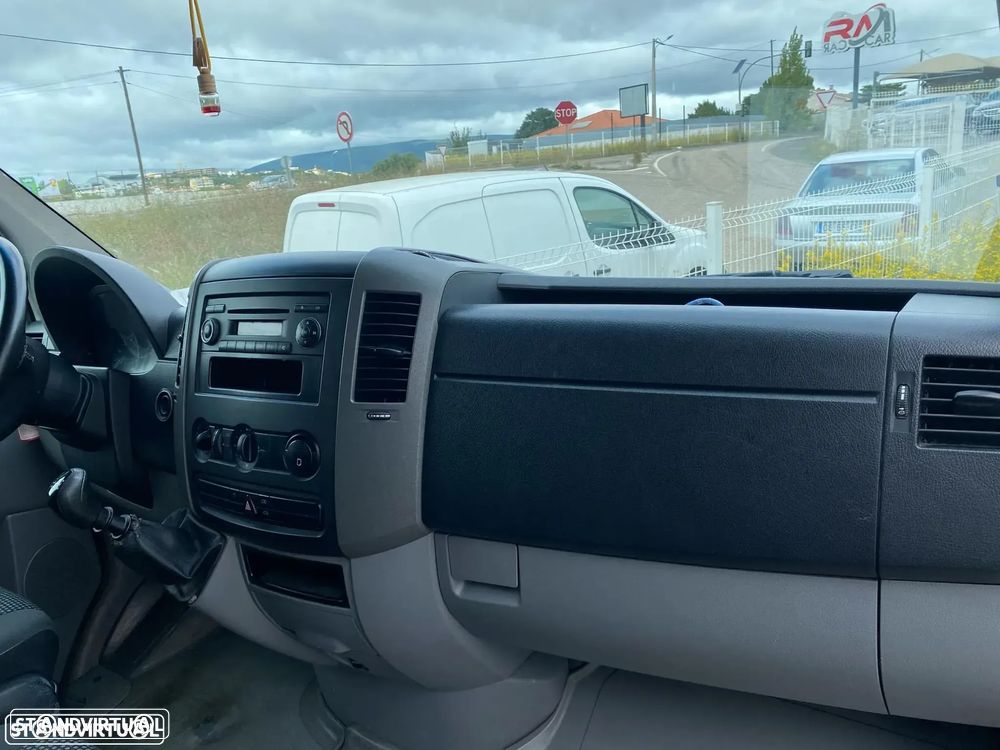 Mercedes-Benz Sprinter - 12