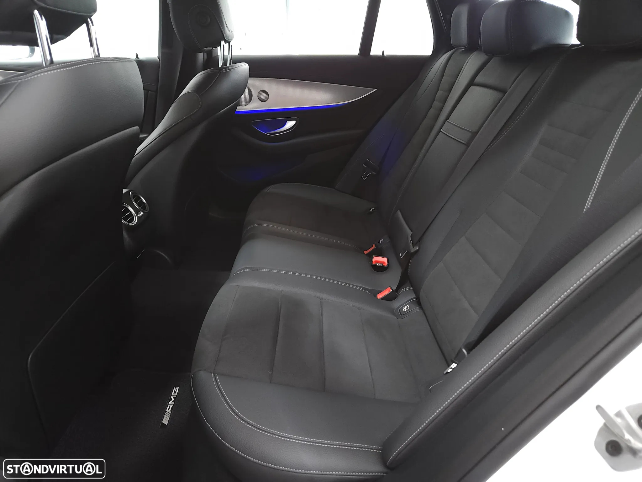 Mercedes-Benz E 300 d AMG Line - 28