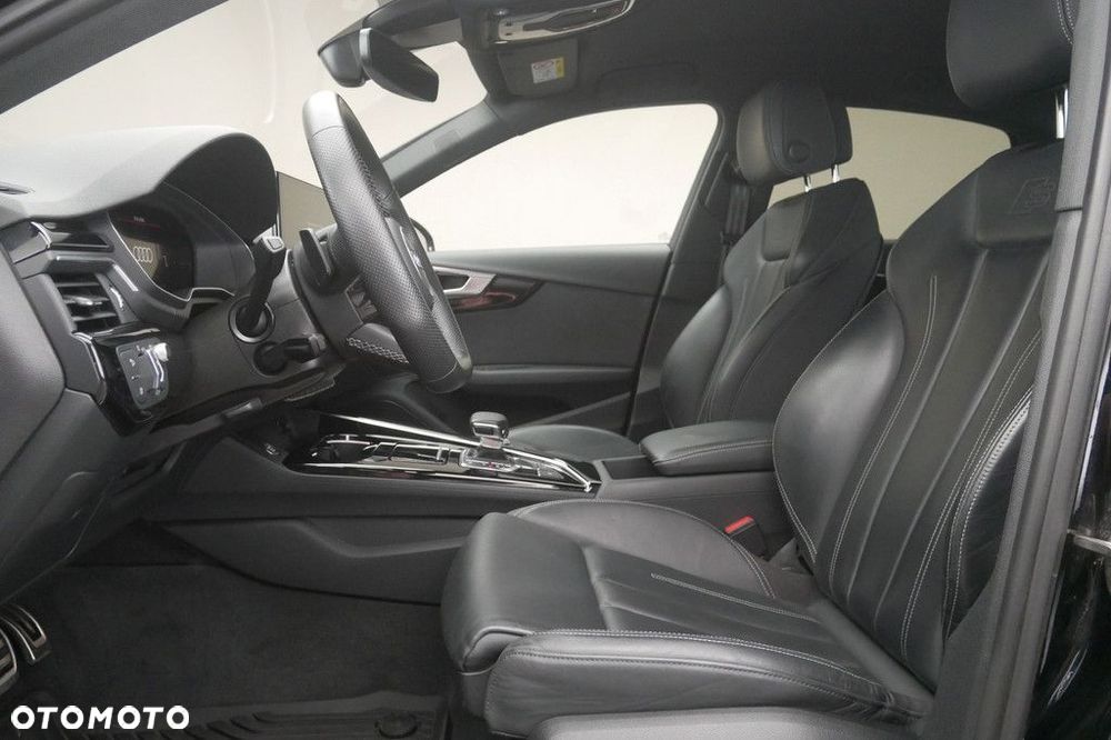 Audi A4 Limousine - 12