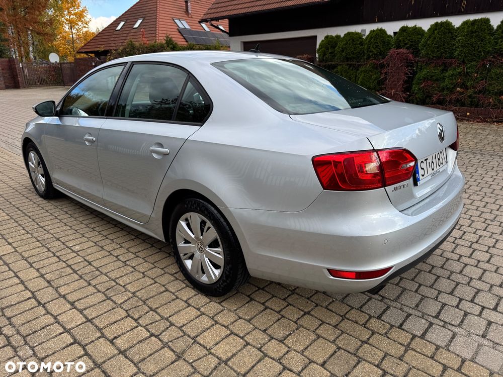 Volkswagen Jetta - 5