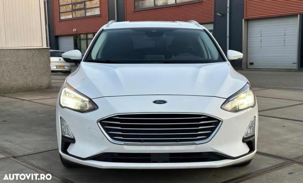 Ford Focus 1.5 EcoBlue Start-Stopp-System Aut. ACTIVE DESIGN - 3