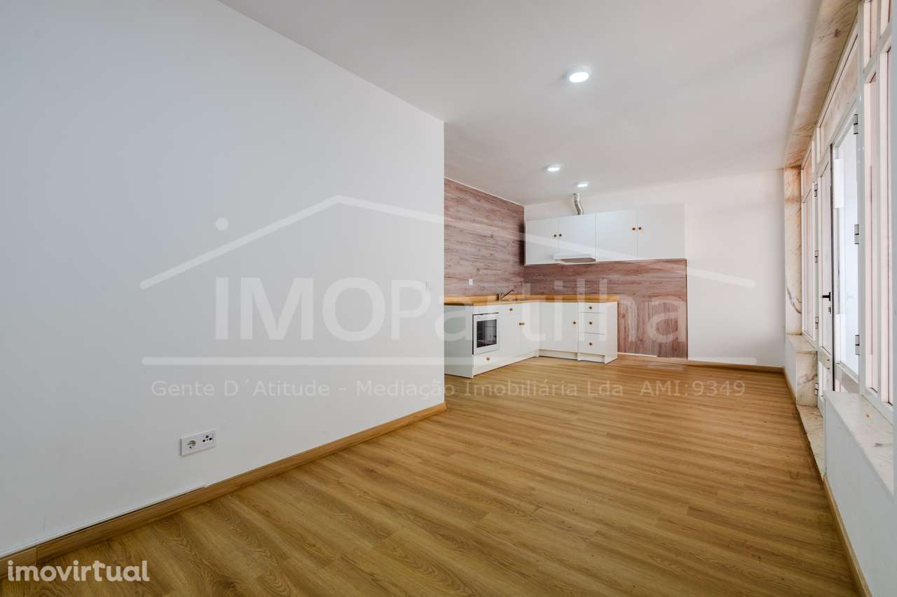 Loja Transformada em T3 no Monte Abraão - Queluz - Grande imagem: 2/12