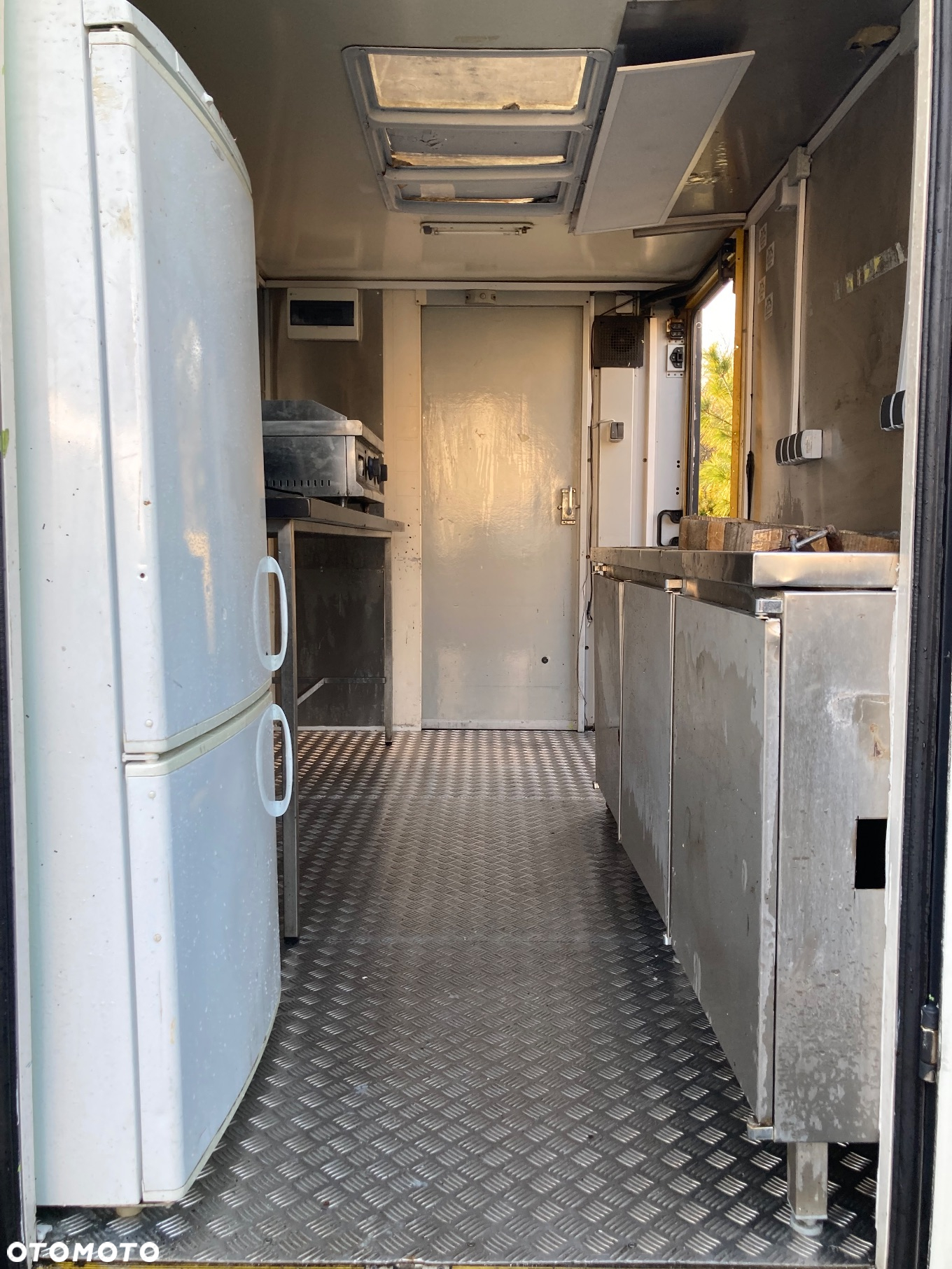 Mercedes-Benz Sprinter - 12