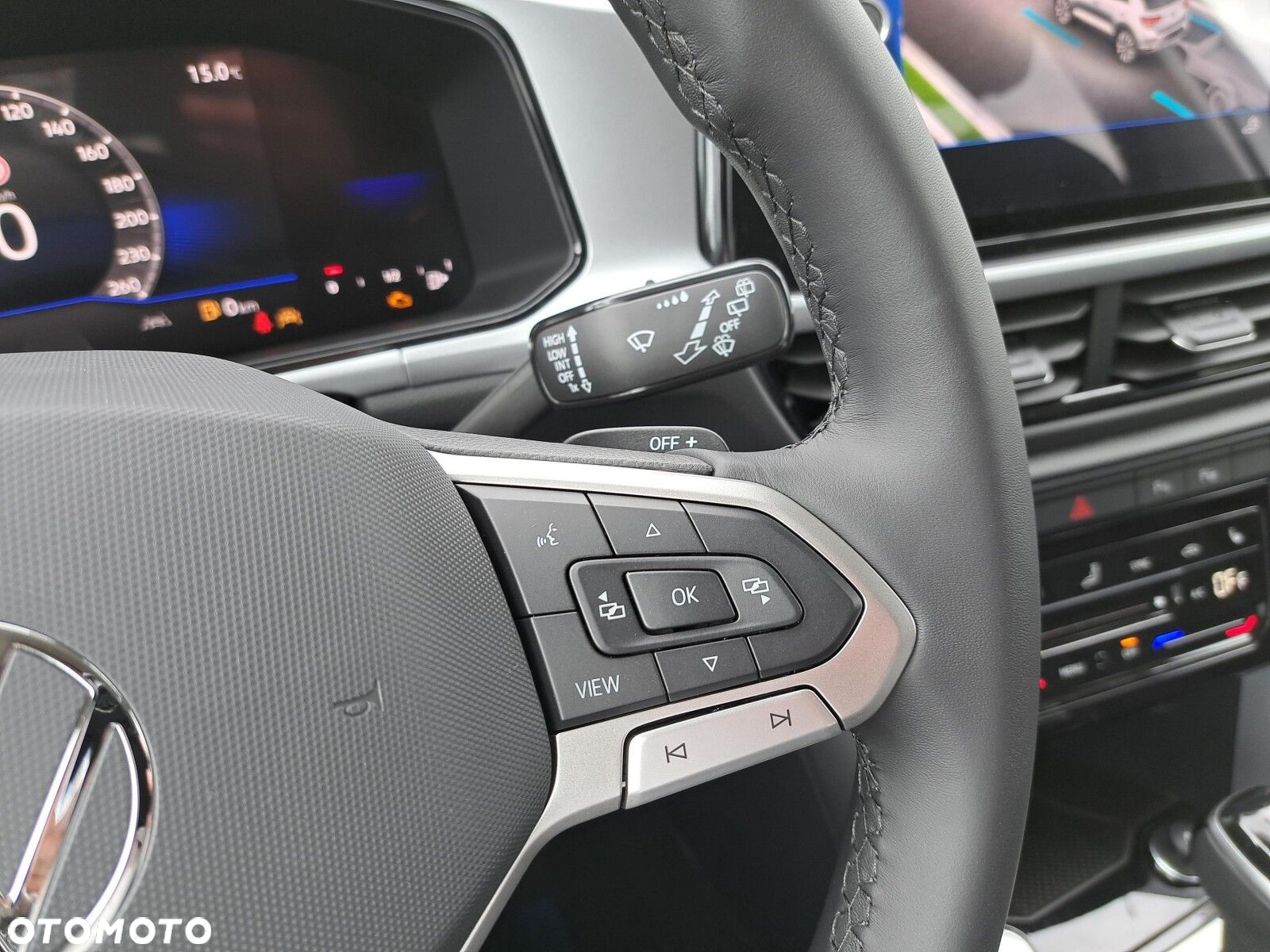 Volkswagen T-Roc 1.5 TSI Life Plus DSG - 21