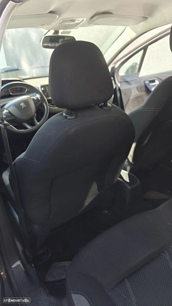 Peugeot 208 1.4 HDi - 8