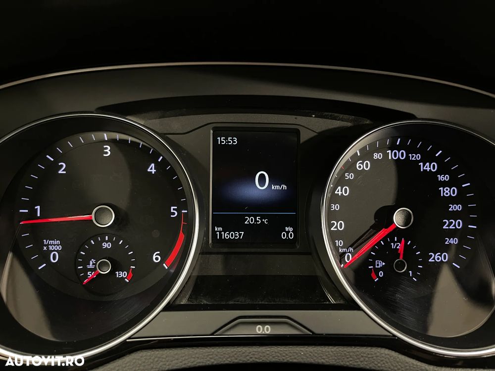 Volkswagen Passat 2.0 TDI Comfortline - 26