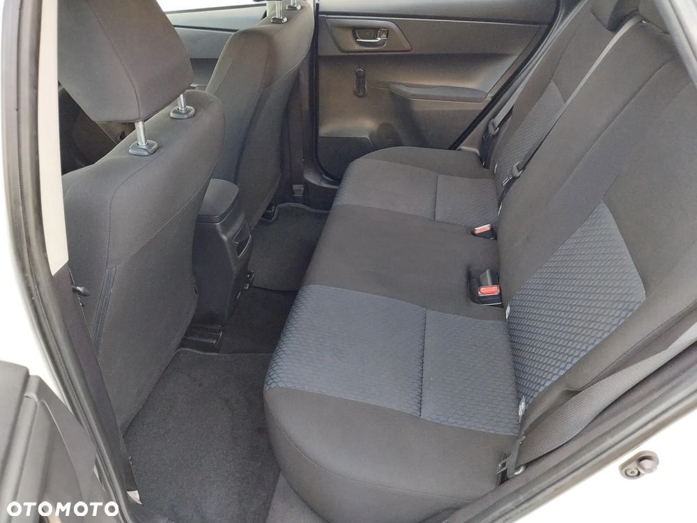 Toyota Auris 1.33 Dual-VVT-i Cool - 18