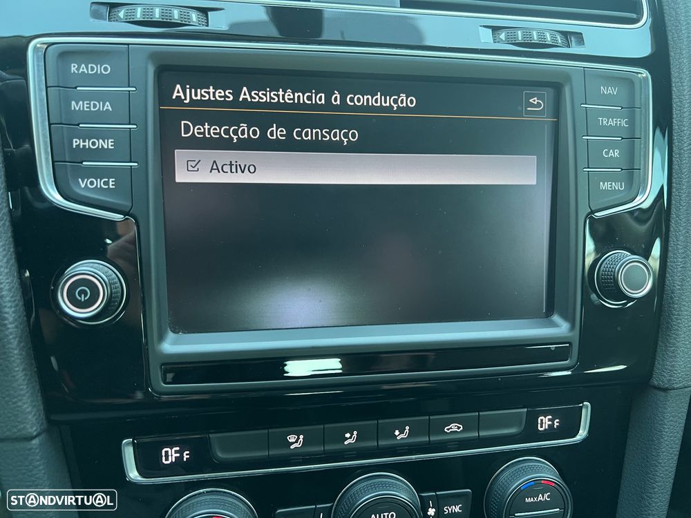 VW Golf 1.6 TDi Highline - 22