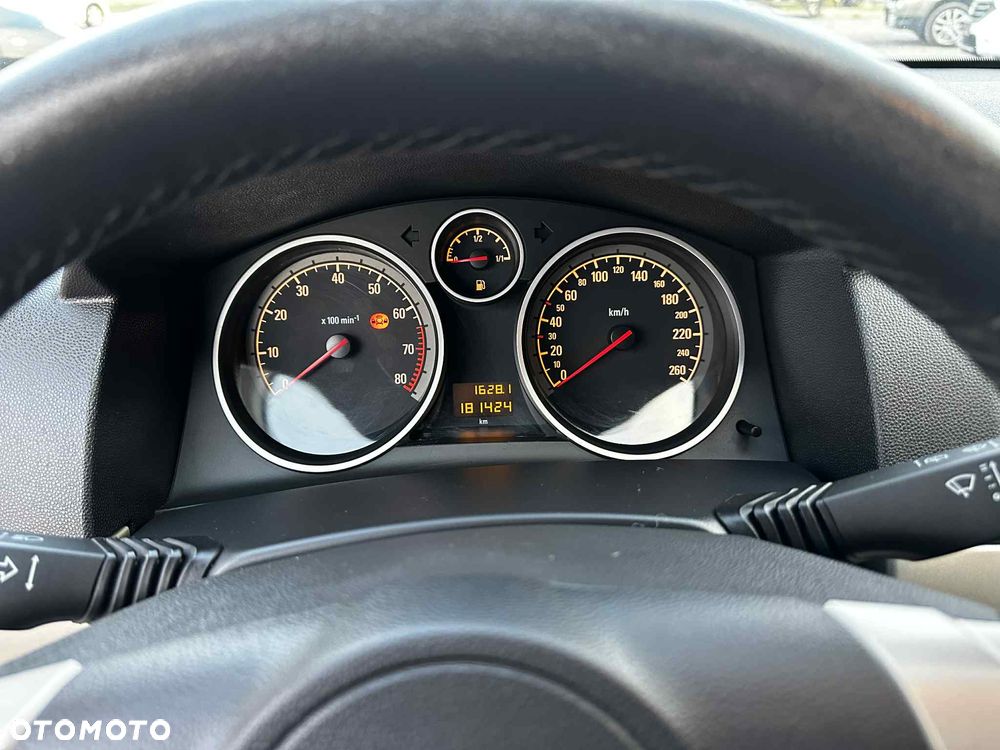 Opel Astra 1.6 NAVI - 23