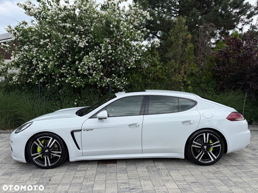 Porsche Panamera - 16