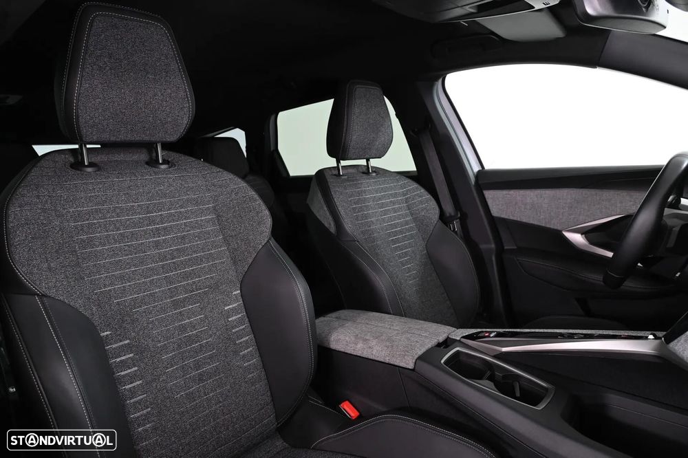 Peugeot 5008 1.2 Hybrid Allure e-DCS6 - 26