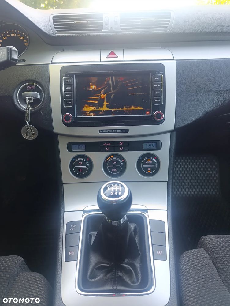 Volkswagen Passat 2.0 TDI DPF Comfortline - 27