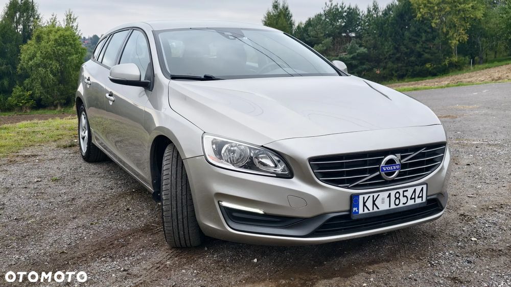 Volvo V60 D2 Momentum - 1