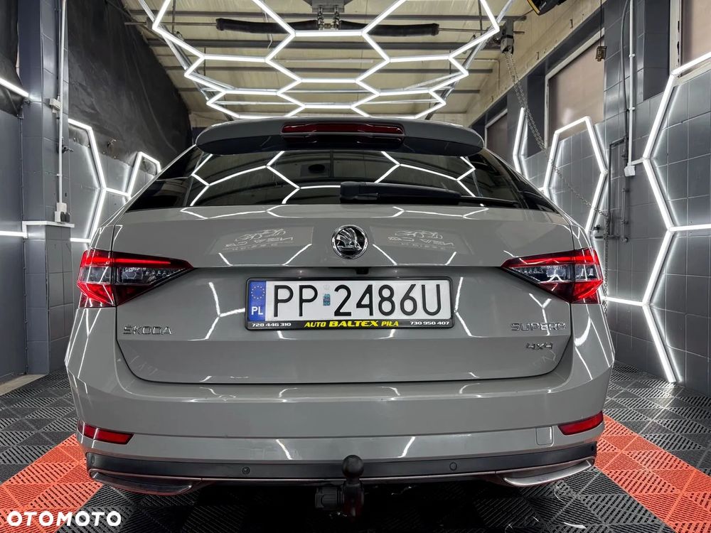 Skoda Superb 2.0 TDI 4x4 DSG Sportline - 8
