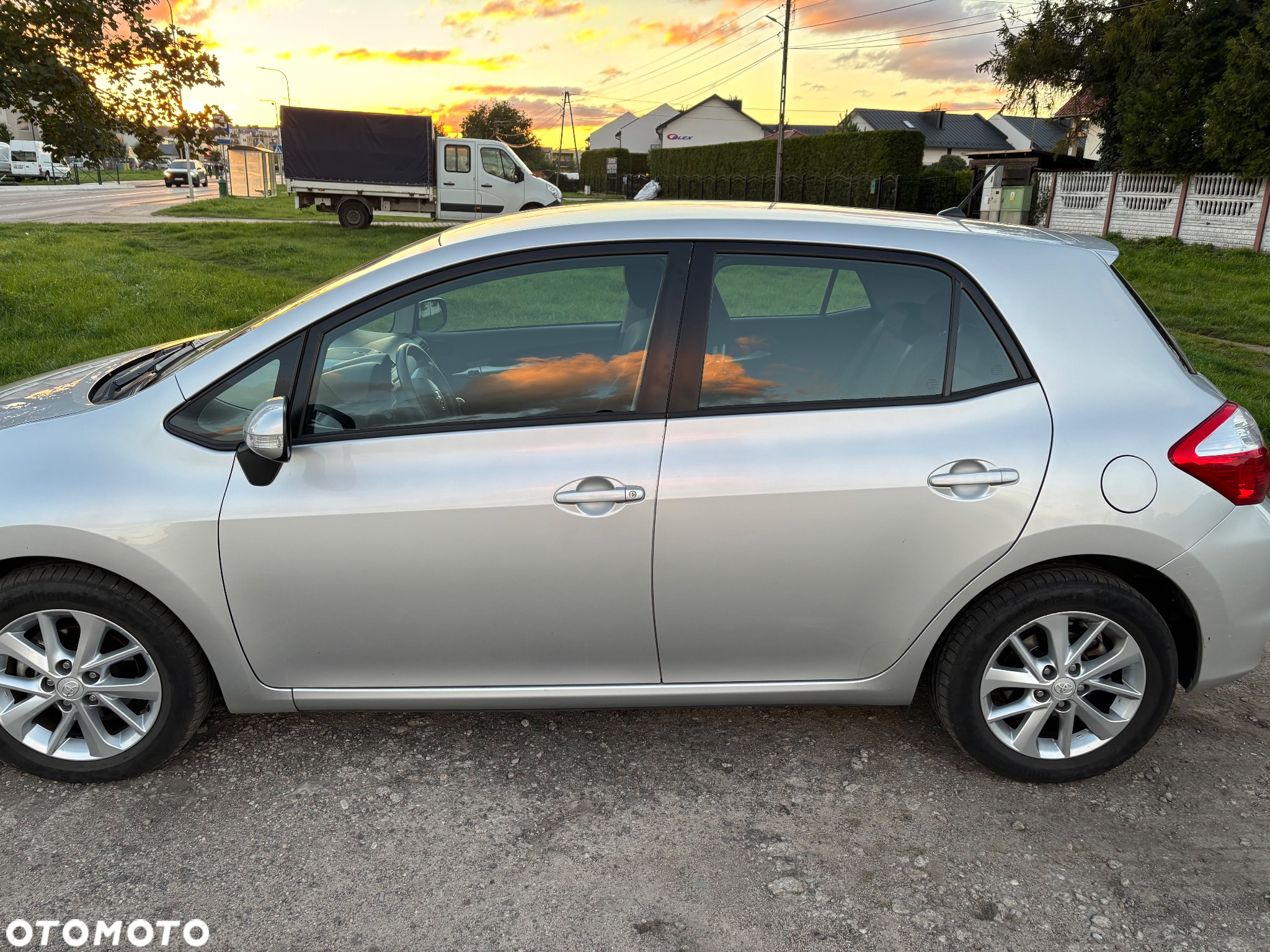 Toyota Auris 1.33 Dual-VVT-i - 16