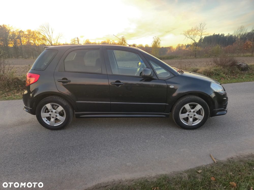 Suzuki SX4 1.6 Premium - 10