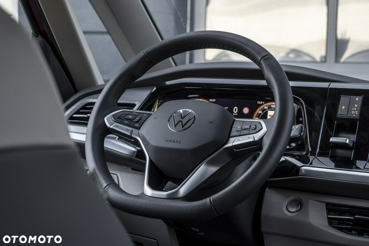 Volkswagen Multivan - 23