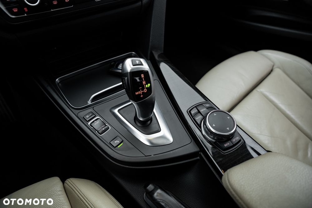 BMW 3GT 320d Sport-Aut - 31