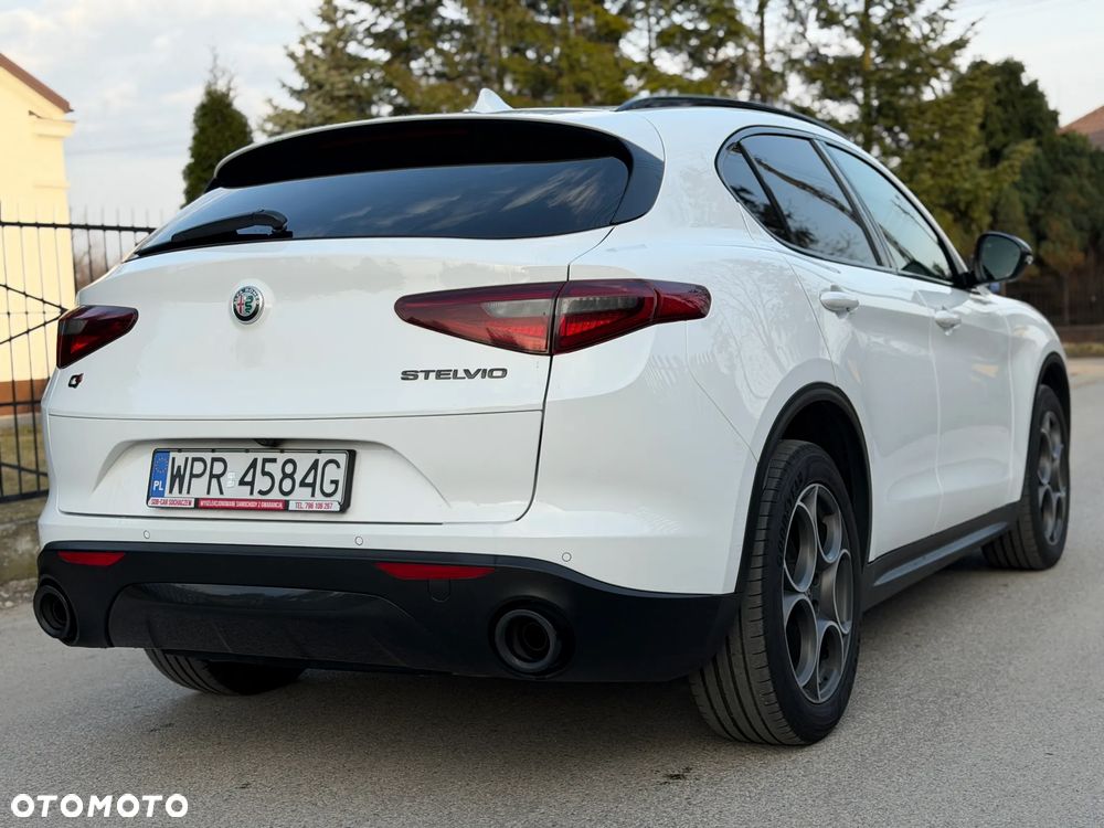 Alfa Romeo Stelvio 2.0 Turbo B-Tech Edition Q4 - 5