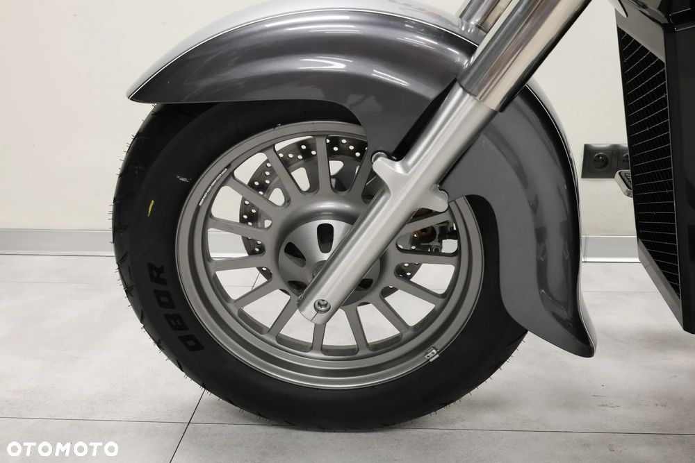 Suzuki VL 800 Volusia - 32