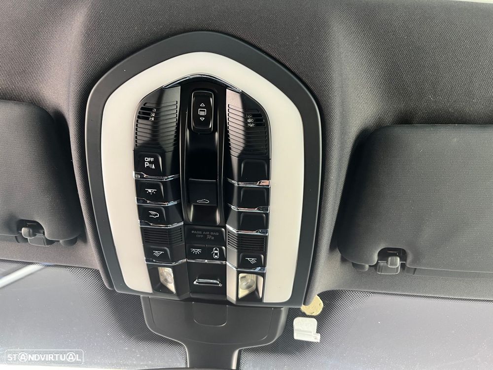 Porsche Cayenne Standard - 27