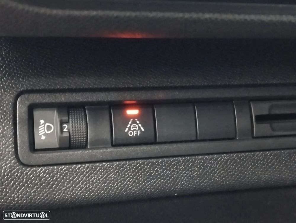 Peugeot 3008 1.5 BlueHDi Active Pack EAT8 - 18