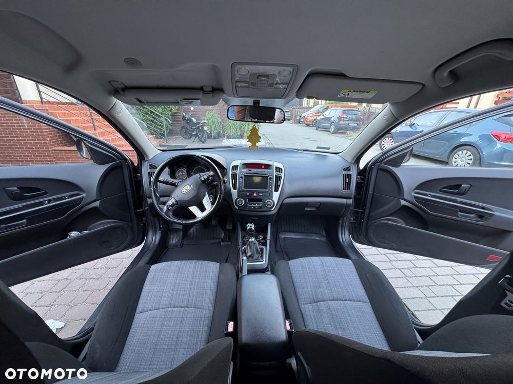 Kia Ceed - 7