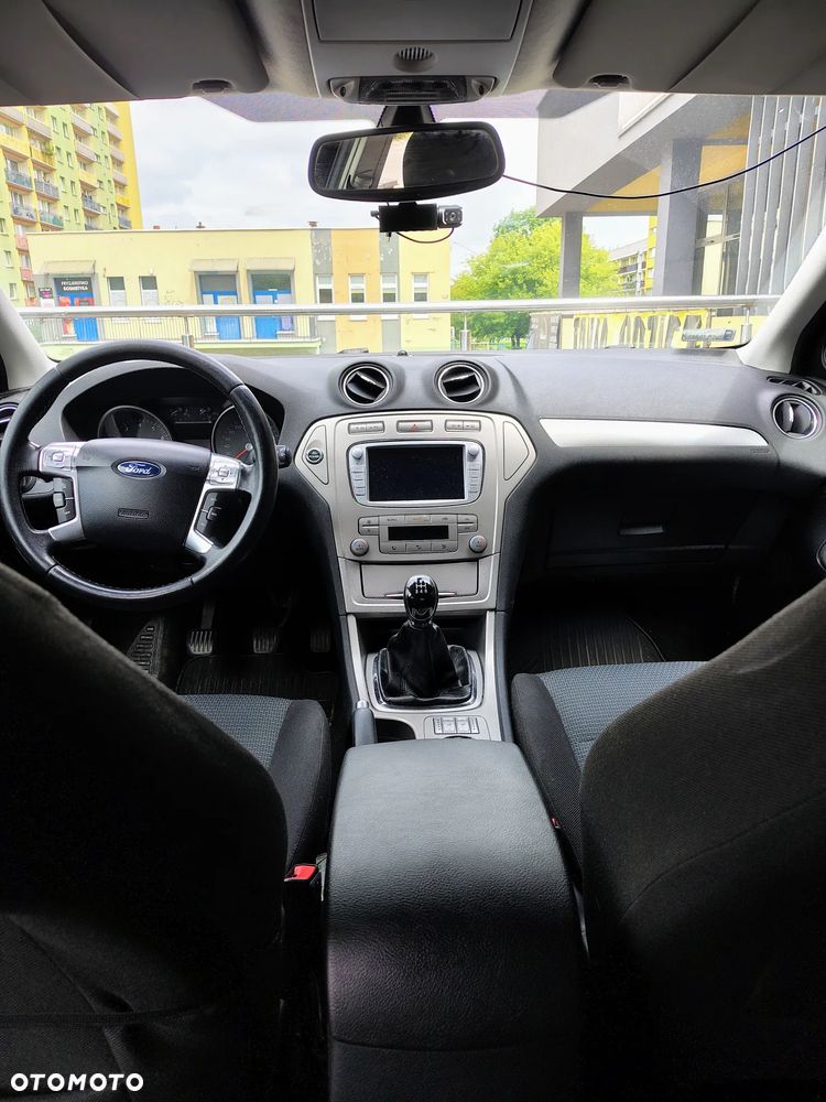 Ford Mondeo 2.0 Trend - 9
