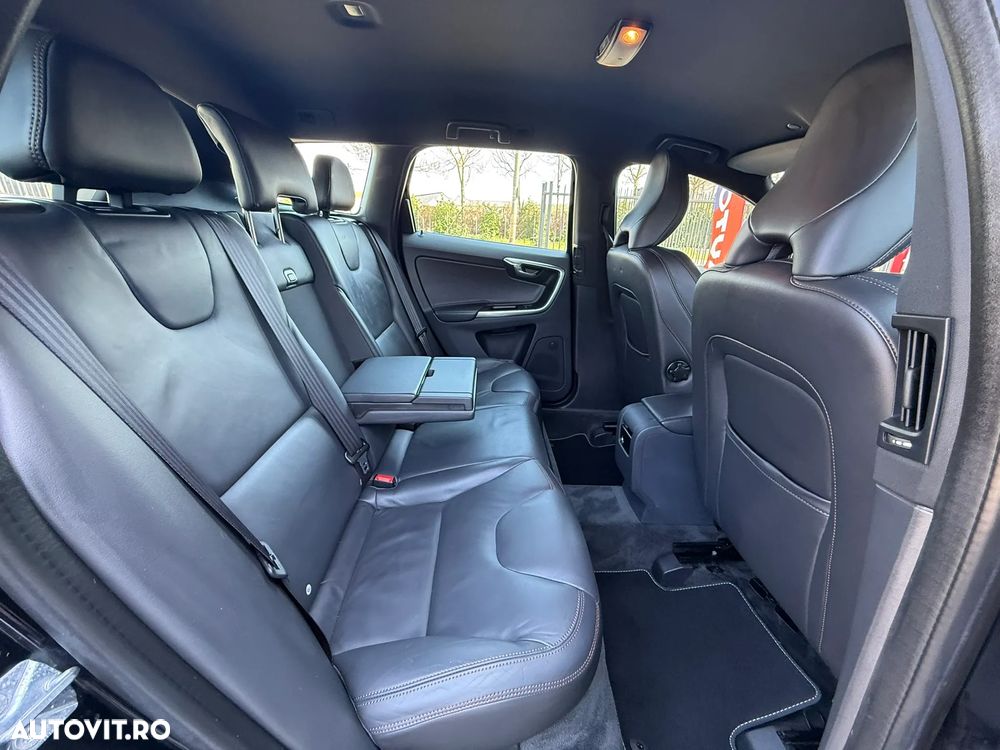 Volvo XC 60 D5 AWD Summum - 9